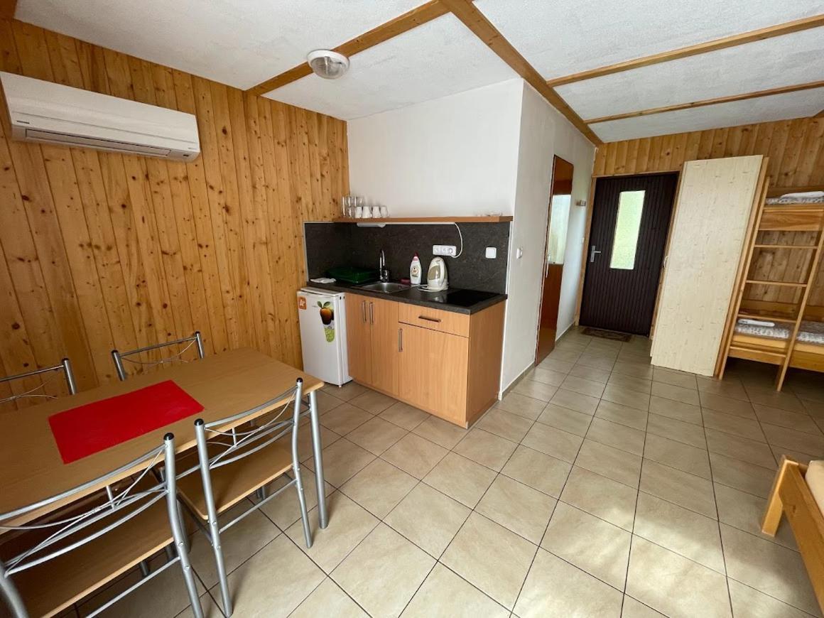 Hotel Rohanov Lhota nad Rohanovem Bagian luar foto